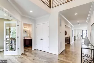 1015 21st St S, Arlington, VA 22202 - Photo 2