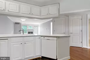 6924 Fairfax Dr, Arlington, VA 22213 - Photo 8