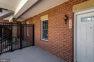 6924 Fairfax Dr, Arlington, VA 22213 - Photo 2