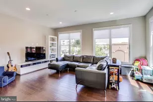 2810 11th St S, Arlington, VA 22204 - Photo 2