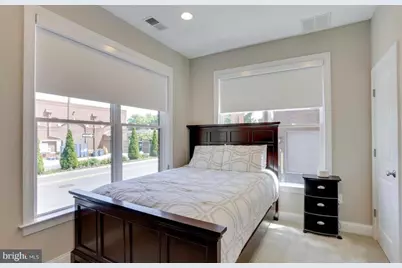 2810 11th Street S #T001, Arlington, VA 22204 - Photo 8