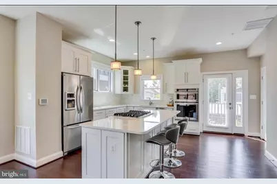 2810 11th Street S #T001, Arlington, VA 22204 - Photo 6
