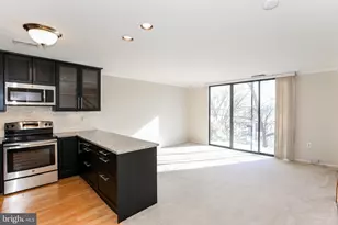 947 S Scott St, Arlington, VA 22204 - Photo 2