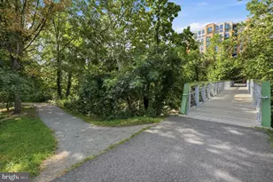 4189 S Four Mile Run Dr, Arlington, VA 22204 - Photo 28