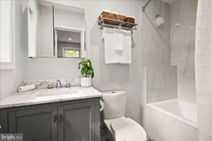 2425 N Taylor St, Arlington, VA 22207 - Photo 12