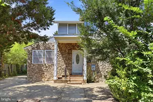 2506 S Eads St, Arlington, VA 22202 - Photo 1