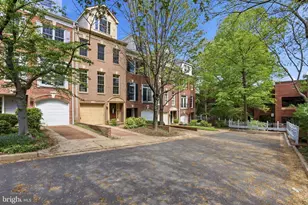 2139 N Pierce Ct, Arlington, VA 22209 - Photo 2