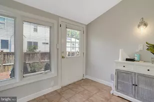 915 20th St S, Arlington, VA 22202 - Photo 32