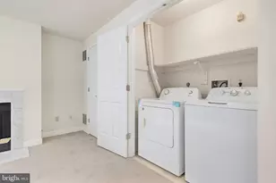 1128 N Vernon Street N, Arlington, VA 22201 - Photo 36