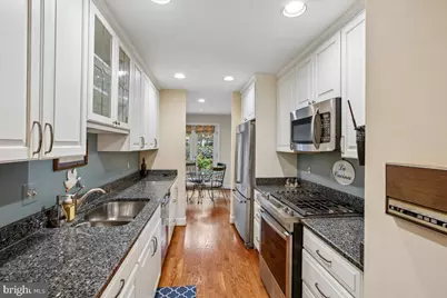 2467 N Wakefield Court, Arlington, VA 22207 - Photo 12