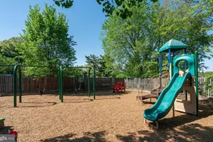 2883 S Abingdon St, Arlington, VA 22206 - Photo 38