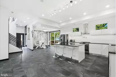 900 20th Street S, Arlington, VA 22202 - Photo 2