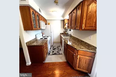 2808 S Wakefield Street #C, Arlington, VA 22206 - Photo 2