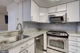 1050 N Taylor St, Arlington, VA 22201 - Photo 16