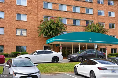 750 S Dickerson Street #402, Arlington, VA 22204 - Photo 2