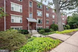 1402 12th St N, Arlington, VA 22209 - Photo 2