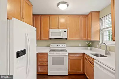 4630 28th Road S #B, Arlington, VA 22206 - Photo 8