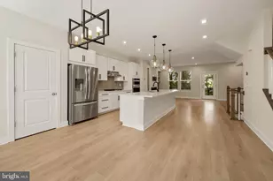 1021 S Taylor Ct, Arlington, VA 22204 - Photo 1