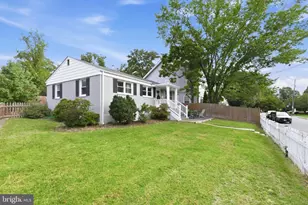 3917 17th St N, Arlington, VA 22207 - Photo 2