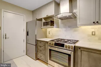 1300 Army Navy Drive #827, Arlington, VA 22202 - Photo 10