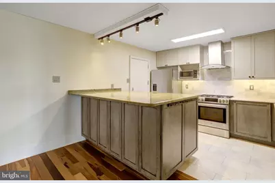 1300 Army Navy Drive #827, Arlington, VA 22202 - Photo 18