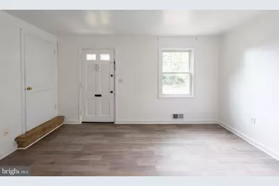 2419 N Dickerson Street N, Arlington, VA 22207 - Photo 2