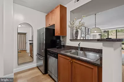851 N Glebe Road #207, Arlington, VA 22203 - Photo 6