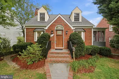 27 N Fenwick Street N, Arlington, VA 22201 - Photo 2