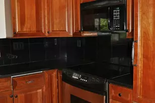 1210 W Abingdon Dr, Alexandria, VA 22314 - Photo 14