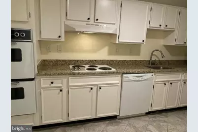 309 Yoakum Parkway #512, Alexandria, VA 22304 - Photo 4
