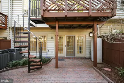 707 Hawkins Way, Alexandria, VA 22314 - Photo 2