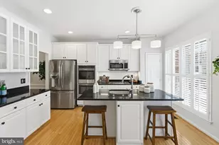 4645 Lambert Dr, Alexandria, VA 22311 - Photo 8