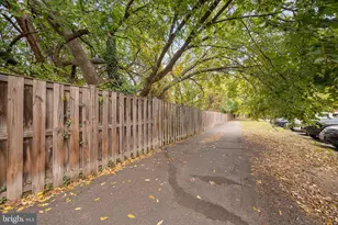 1403 E Abingdon Dr, Alexandria, VA 22314 - Photo 28