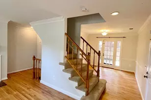 1208 W Abingdon Dr, Alexandria, VA 22314 - Photo 8