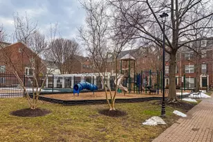 1613 Potomac Greens Dr, Alexandria, VA 22314 - Photo 36