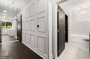 625 Slaters Ln, Alexandria, VA 22314 - Photo 2