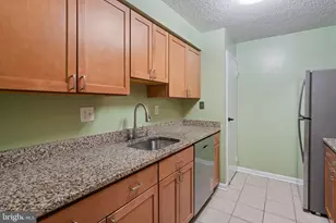 5300 Holmes Run Pkwy, Alexandria, VA 22304 - Photo 8