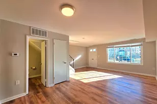 2510 N Dearing St, Alexandria, VA 22302 - Photo 2