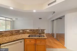 3101 N Hampton Dr, Alexandria, VA 22302 - Photo 8