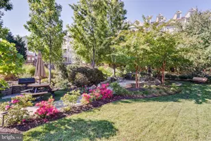 2422 N Hampton Dr, Alexandria, VA 22311 - Photo 4