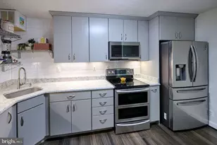 205 Yoakum Pkwy, Alexandria, VA 22304 - Photo 4