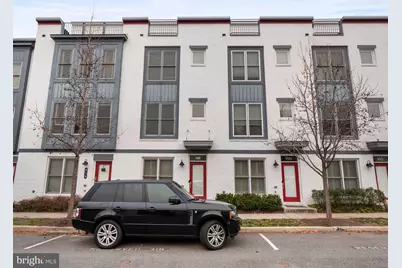 918 Pete Jones Way, Alexandria, VA 22314 - Photo 2