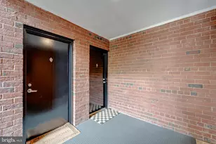 51 Skyhill Rd, Alexandria, VA 22314 - Photo 4