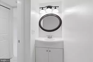 5118 Woodmire Ln, Alexandria, VA 22311 - Photo 6