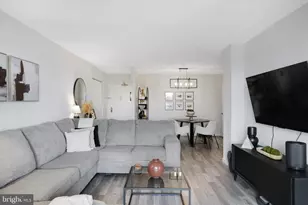 5300 Holmes Run Pkwy, Alexandria, VA 22304 - Photo 2