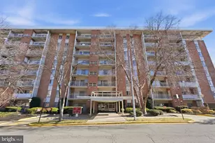 5250 Valley Forge Dr, Alexandria, VA 22304 - Photo 2