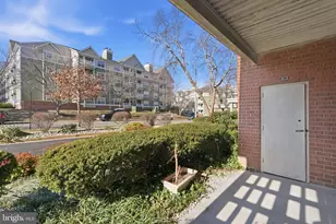5250 Valley Forge Dr, Alexandria, VA 22304 - Photo 20