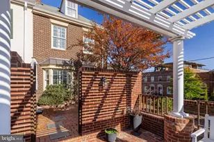 564 N Saint Asaph Street N, Alexandria, VA 22314 - Photo 20