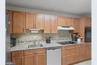 205 Yoakum Parkway #1020, Alexandria, VA 22304 - Photo 14