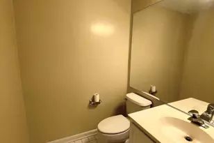 1306 Roundhouse Ln, Alexandria, VA 22314 - Photo 12